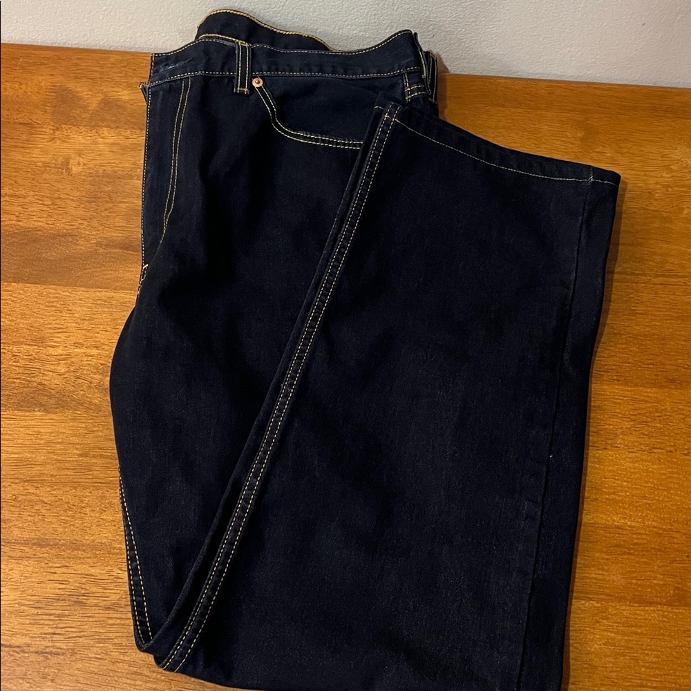 Levi’s men Dark Blue Denim Jeans size W38 L32 straight leg.